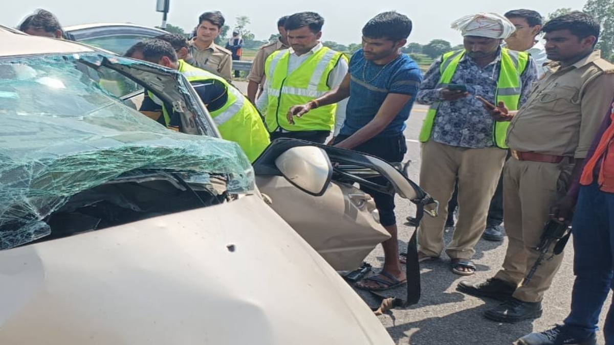 आगरा-लखनऊ एक्सप्रेस वे पर डिवाइडर से टकराई कार, एक ही परिवार के 5 लोगों की हुई मौत