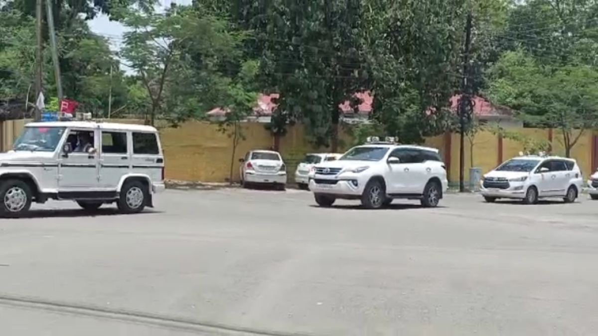 बड़ी खबर: अचानक रायपुर पहुंची कुमारी सैलजा, CM हाउस में बघेल मंत्रिमंडल की आपात बैठक, सियासी गलियारे में खलबली, रमन सिंह ने बोला हमला