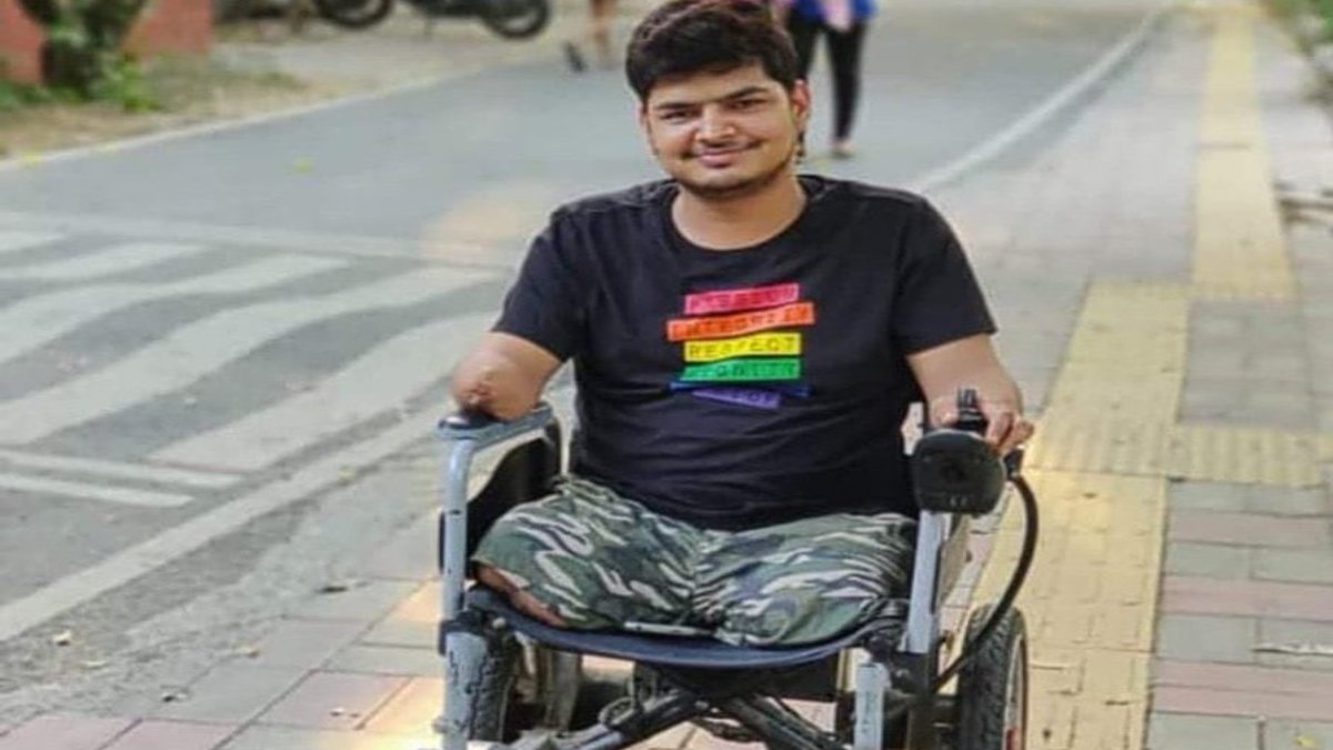 हादसे में दोनों पैर और एक हाथ गंवाने वाले सूरज ने UPSC में लहराया परचम, अखिलेश यादव ने दी बधाई