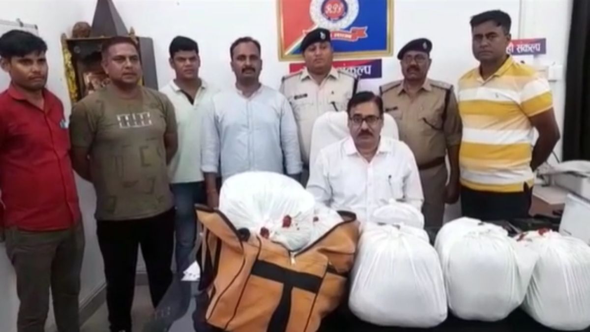 MP में बजरंग दल नेता दोस्त के साथ गांजा तस्करी करते गिरफ्तार: रेलवे पुलिस ने 21 किलो गांजे के साथ पकड़ा, CG से लेकर जा रहे थे आरोपी