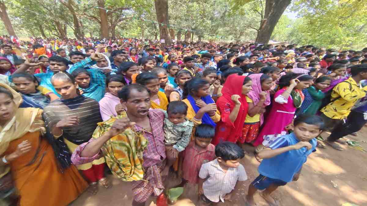 एड़समेटा गोलीकांड की 10वीं बरसी : न्याय के लिए आदिवासियों का संघर्ष जारी, ग्रामीणों ने स्थानीय नेताओं को जमकर कोसा