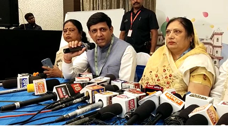 इंदौर में अर्बन 20 बैठकः डेलीगेट्स बोले- इंदौर में दाखिल होते ही विदेशों में होने वाली सफाई का होता है एहसास, बैठक में तैयार डाक्यूमेंट जी 20 में किया जाएगा शामिल