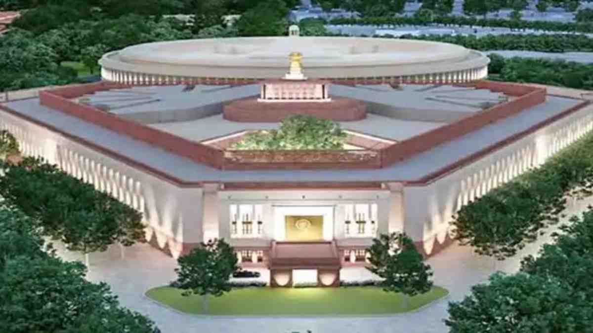 कांग्रेस नेता ने कहा – गद्दार के जन्मदिन पर सेंट्रल विस्टा का उद्घाटन कर रहे PM, भाजपा ने कहा – महापुरुषों का अपमान नहीं सहेंगे, कार्रवाई के लिए पुलिस को लिखा पत्र