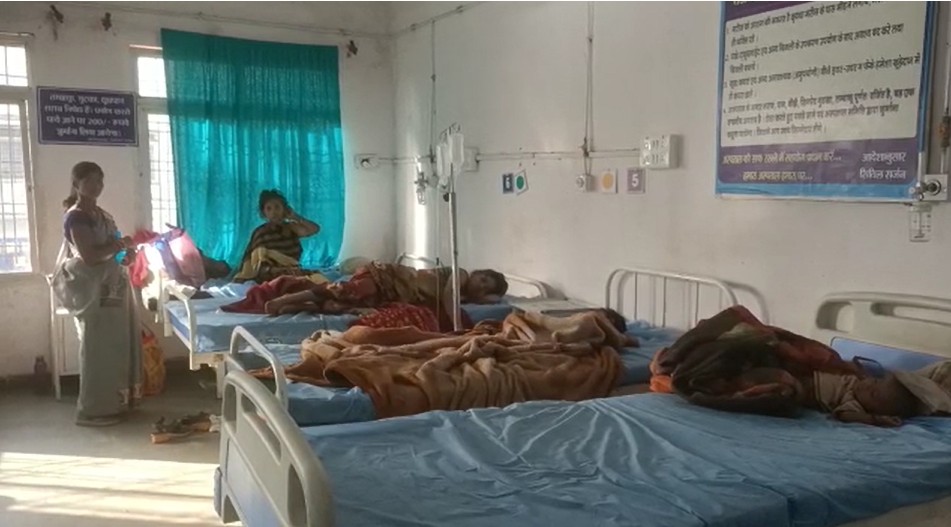 MP डिंडोरी में फूड पॉइजनिंगः एक ही परिवार के 6 सदस्य बीमार, भोजन के बाद उल्टी दस्त की शिकायत, सभी जिला अस्पताल में भर्ती