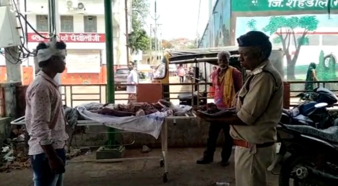 बुजुर्ग की हत्या: विवाद में बीच बचाव करने आए बुजुर्ग पर कुल्हाड़ी से हमला, इलाज के दौरान तोड़ा दम, आरोपी पिता सहित 3 पुत्र गिरफ्तार