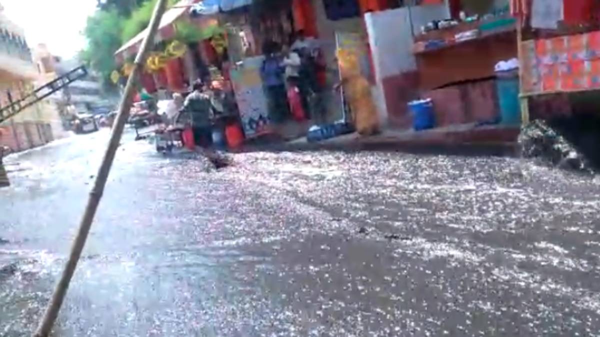 नाले की दीवार टूटीः रामघाट पर शिप्रा नदी में मिला गंदा पानी, श्रद्धालुओं को स्नान करने में हुई परेशानी, कांग्रेस ने बताया प्रशासन की लापरवाही