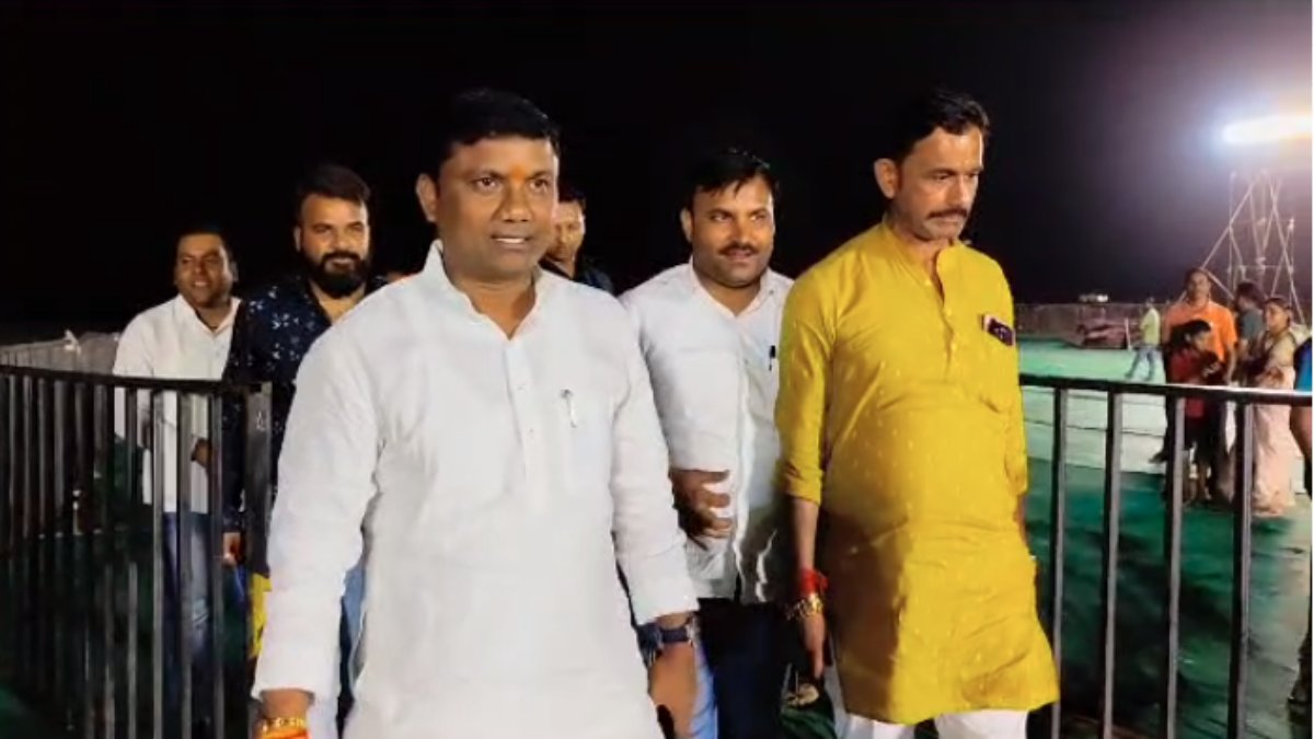 धर्म कर्मः कल से बागेश्वर धाम के पंडित धीरेंद्र शास्त्री की बालाघाट में वनवासी कथा, मंत्री कावरे ने कथास्थल का लिया जायजा, एक हजार वालंटियर देंगे सेवाएं