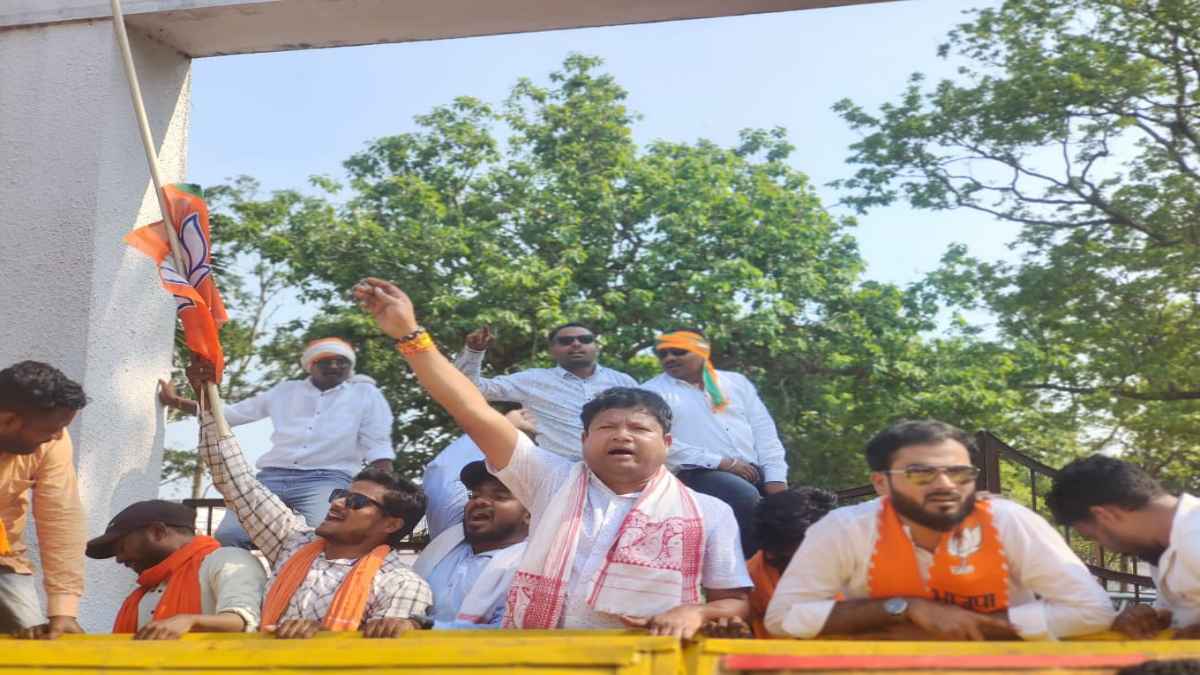रोजगार और बेरोजगारी भत्ता को लेकर भाजयुमो का प्रदर्शन, पूर्व मंत्री गागड़ा ने कहा – भर्ती में स्थानीय को दें प्राथमिकता