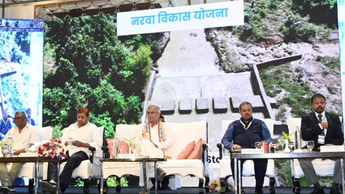 भारत सरकार के विशेष सचिव ने की भूपेश सरकार के कार्यों की तारीफ, कहा – छत्तीसगढ़ में भूमि और जल संरक्षण पर हो रहा बेहतर काम