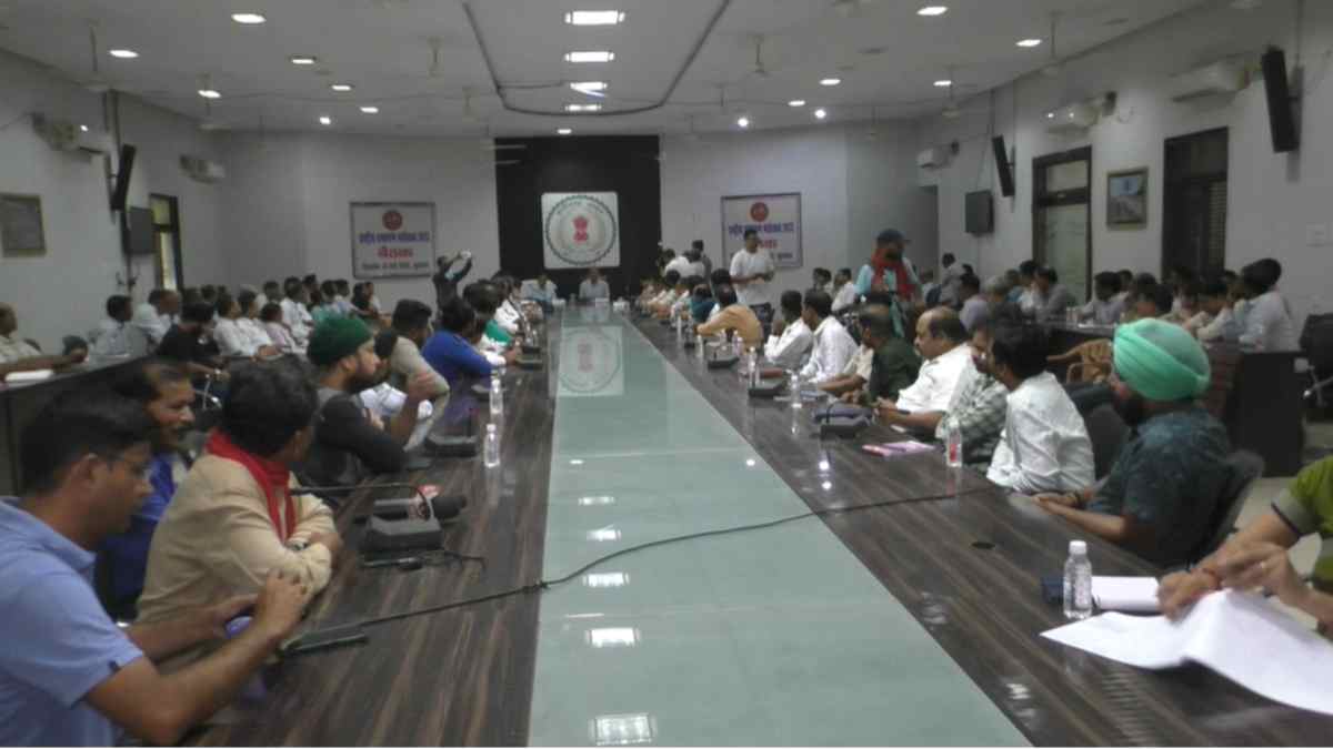 रायगढ़ में होगा तीन दिवसीय राष्ट्रीय रामायण महोत्सव : कुमार विश्वास, मैथिली ठाकुर, शरद शर्मा समेत कई कलाकार देंगे प्रस्तुति, सभी राजनैतिक दलों को भेजा जाएगा न्योता