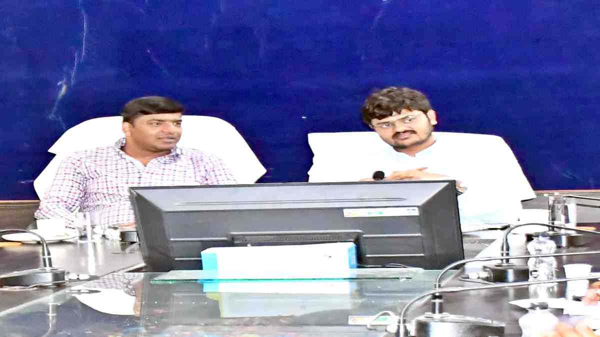आयुष्मान कार्ड बनाने में लापरवाही : 33 च्वाइस सेंटरों की आईडी निरस्त, समीक्षा बैठक के बाद कलेक्टर ने लिया एक्शन