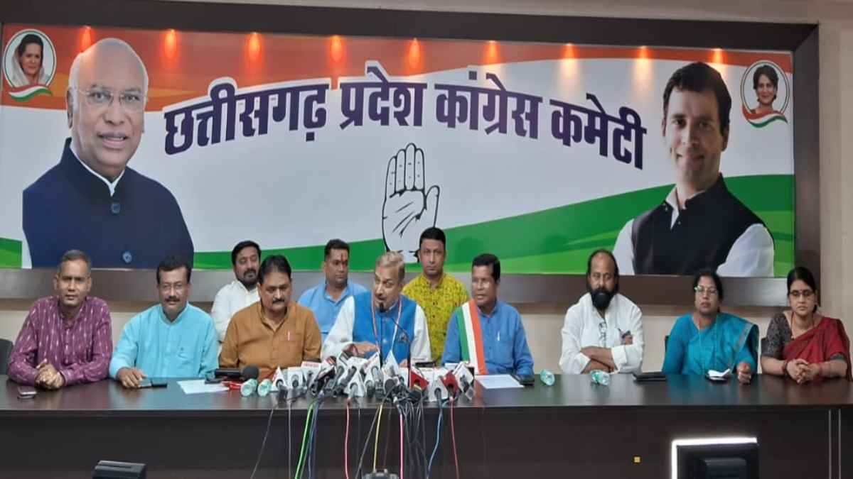 कांग्रेस ने मोदी सरकार से पूछे 9 सवाल : संसद के उदघाट्न को लेकर सांसद प्रमोद तिवारी ने कहा – प्रधानमंत्री को अपनी फोटो फ्रेम में किसी और का नाम पसंद नहीं, संसद और विधानसभा में बताया फर्क