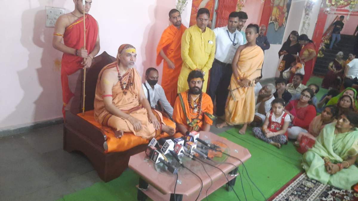 CG में शराबबंदी ? शंकराचार्य अविमुक्तेश्वरानंद का बड़ा बयान, अपराध को रोकना है तो की जाए शराबबंदी, जनता चाहेगी तो सरकार की कर सकती है मदद…