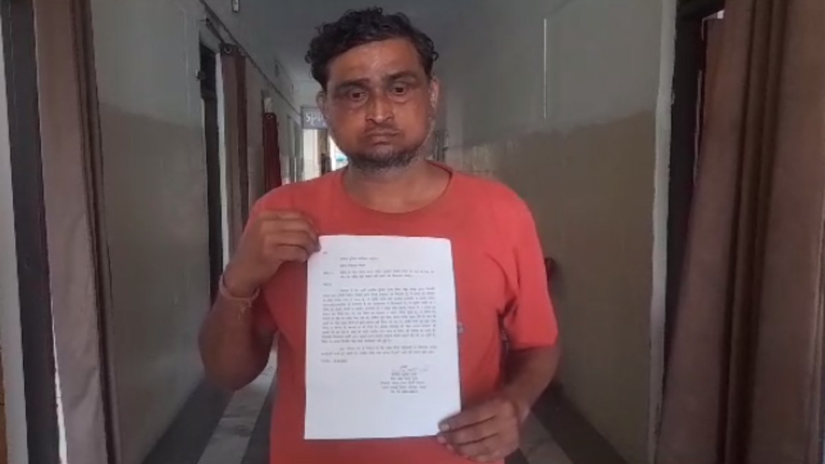 सूदखोरों पर पुलिस मेहरबानः थाने और जन सुनवाई में नहीं हुई कार्रवाई, SISF के जवान बन गए सूदखोर, मूलधन और ब्याज लौटाने के बाद भी नहीं दे रहे चेक