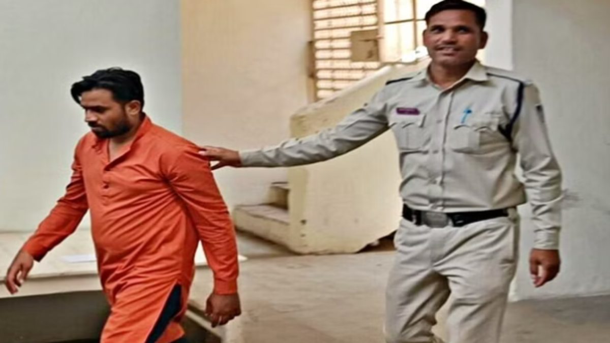 मैंने मर्डर किया है, मुझे सरेंडर करना है..: युवक ने कोर्ट परिसर में किया हंगामा, जानें क्या है पूरा मामला?