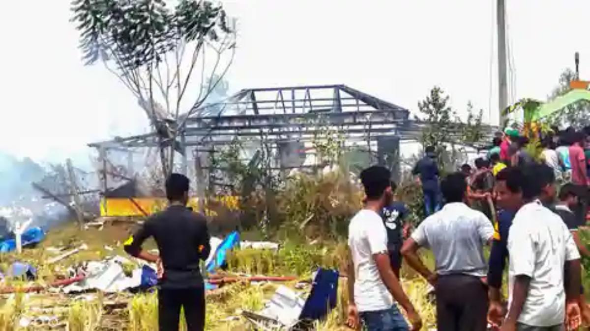 बंगाल में 34,000 किलो विस्फोटक जब्त, 100 लोग गिरफ्तार