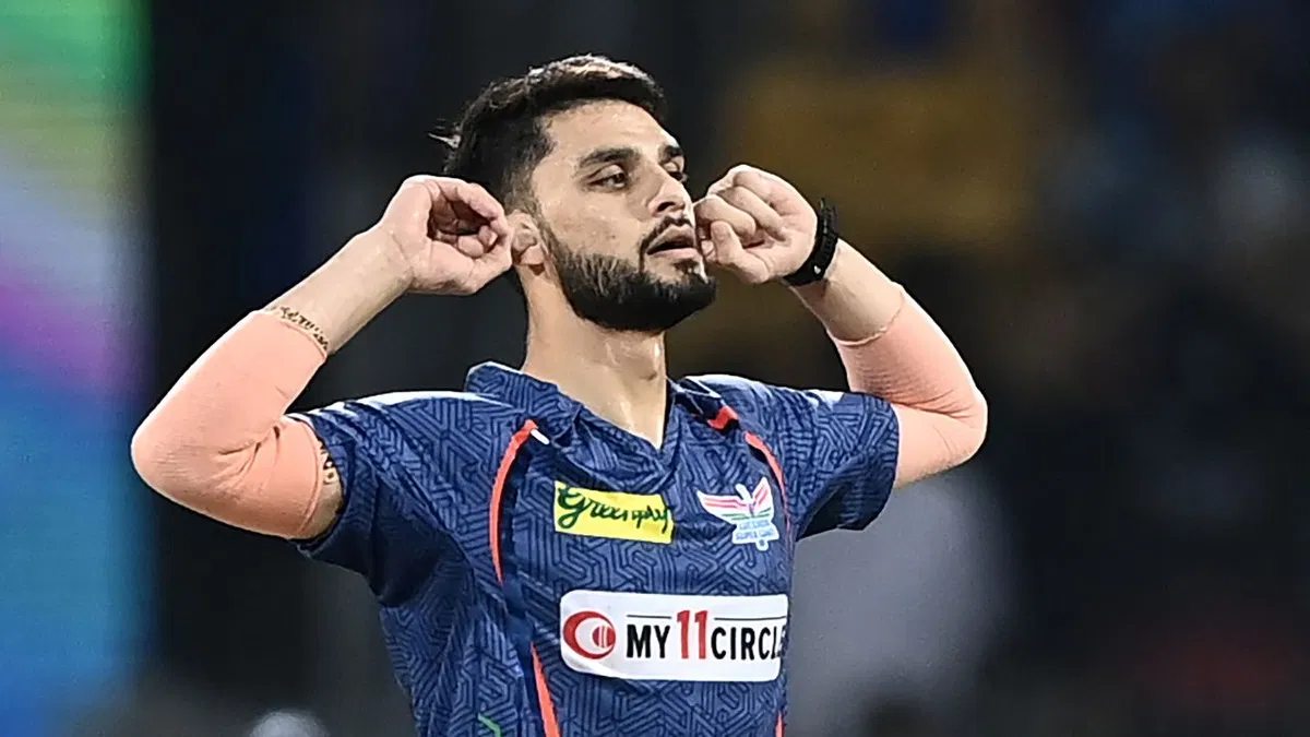 Mumbai Indians के खिलाड़ियों ने इस अंदाज में नवीन उल हक को किया ट्रोल