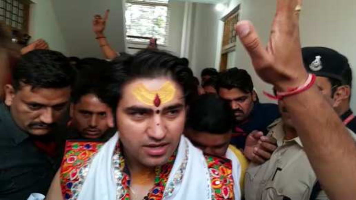 पंडित धीरेंद्र शास्त्री बोले- हिंदू राष्ट्र की मांग कोई जातिवाद की बात नहीं, यह एक संस्कृति की बात