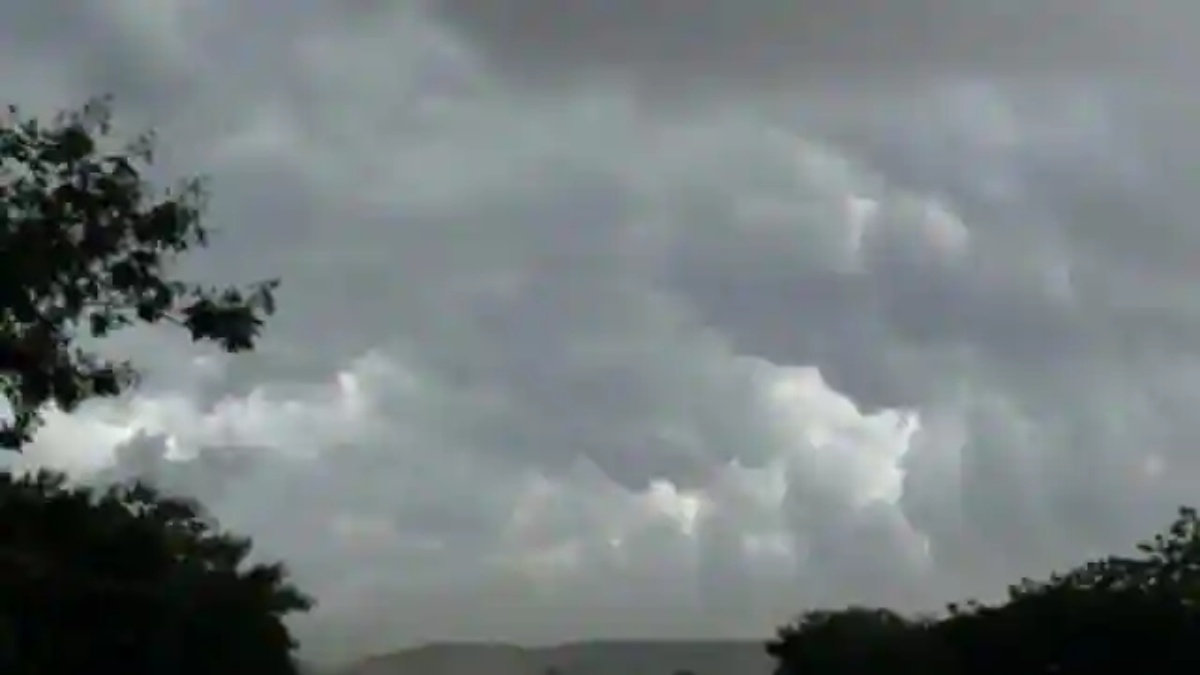 CG WEATHER UPDATE : मौसम में बदलाव जारी, आज भी आंधी के साथ बारिश की संभावना