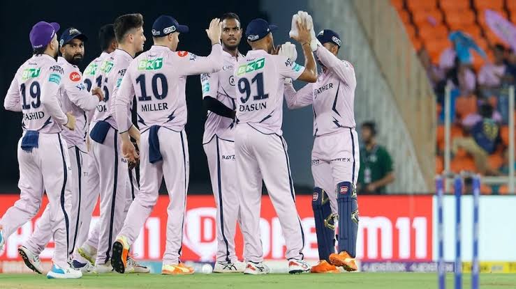 RCB का प्लेऑफ में पहुंचने का सपना हुआ चकनाचूर, गुजरात ने 6 विकेट से दर्ज की जीत , Gill का तूफानी शतक …