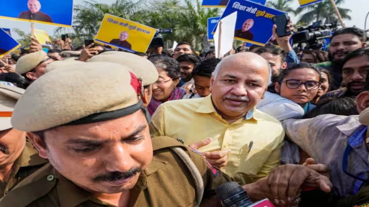 Delhi Liquor Scam: जेल में बंद मनीष सिसोदिया की जमानत पर फैसला सुरक्षित, पत्नी से मिलने की इजाजत, कोर्ट ने लगाई ये बंदिशें