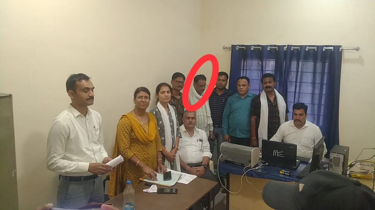 MP में रिश्वतखोर पटवारी धराया: लोकायुक्त ने 4 हजार रुपए लेते किया गिरफ्तार, सीमांकन के बदले मांगी थी घूस