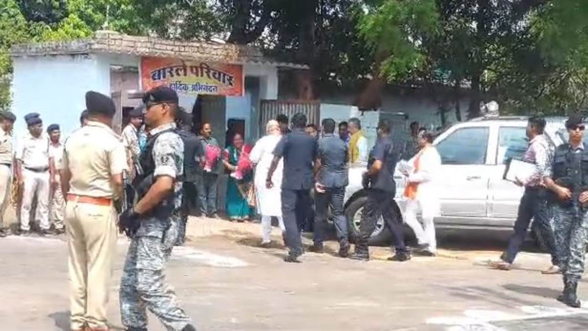अमित शाह पहुंचे भिलाई : पद्मश्री उषा बारले ने घर आए अतिथि का पारंपरिक तरीके से किया स्वागत, देखिए VIDEO
