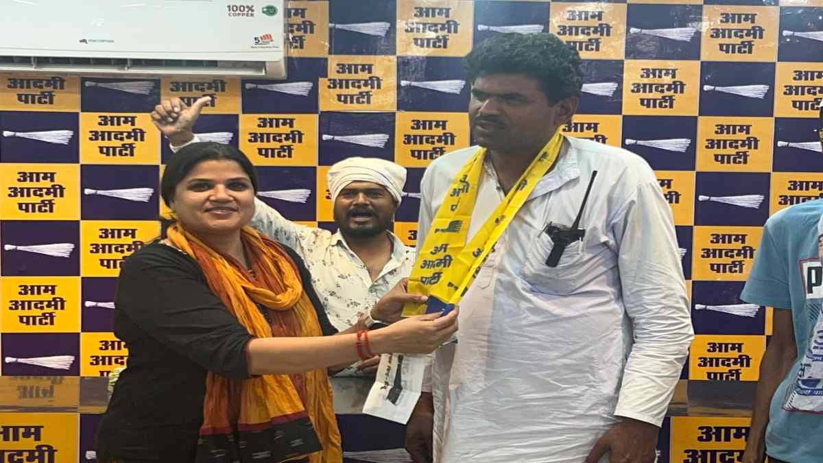 MP में कांग्रेस को झटका: इस जिला उपाध्यक्ष ने हाथ का साथ छोड़ थामा ‘आप’ का दामन, प्रदेश उपाध्यक्ष ने दिलाई सदस्यता