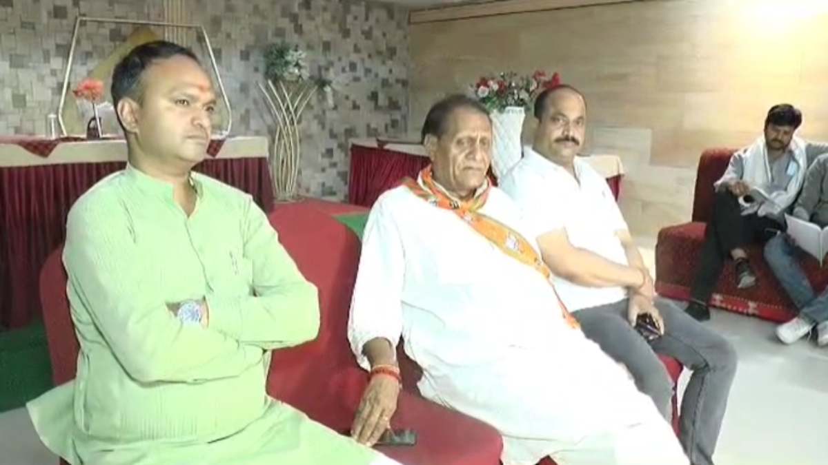 ग्वालियर महापौर और कांग्रेस MLA विकासकार्यों में बन रहे रोड़ा! कैबिनेट मंत्री के क्षेत्र की फाइलों को नहीं देते स्वीकृति, कराएंगे सद्बुद्धि यज्ञ