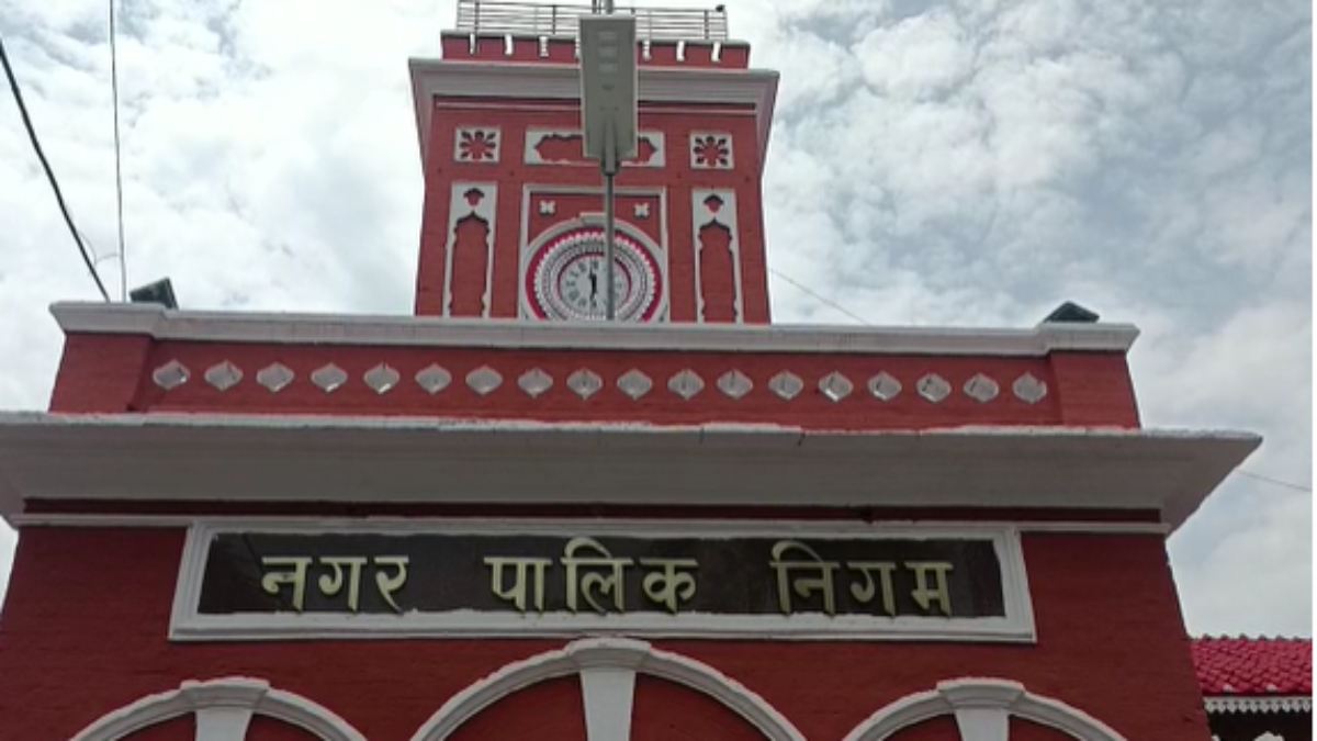 MP : नगर निगम के एक दर्जन अधिकारियों का कटेगा वेतन, 90 कर्मचारियों को कारण बताओ नोटिस, जानिए क्या है पूरा मामला ?