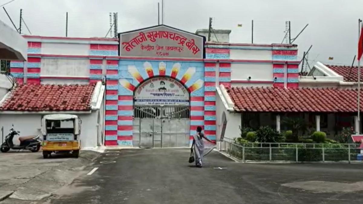 जेल में भिड़े दो कैदीः कील से एक दूसरे पर किया हमला, दोनों अस्पताल में भर्ती, पहले भी हो चुका है गैंगवार