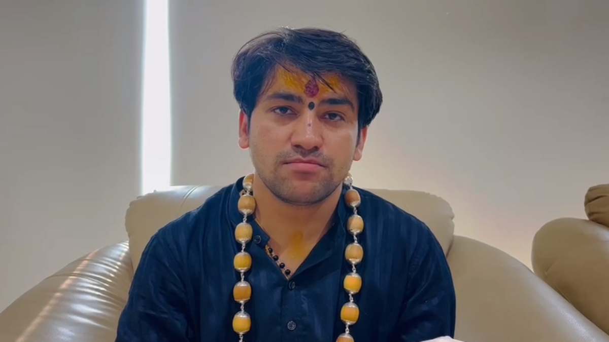 BREAKING: 10 बजे रात तक बड़वानी पहुंचेंगे पंडित धीरेंद्र कृष्ण शास्त्री, VIDEO जारी कर बताई लेट होने की वजह