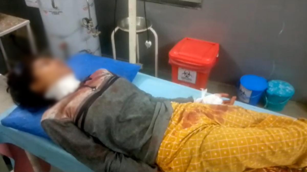 MP: युवक ने घर में घुसकर युवती का गला काटा, गंभीर हालत में अस्पताल में भर्ती