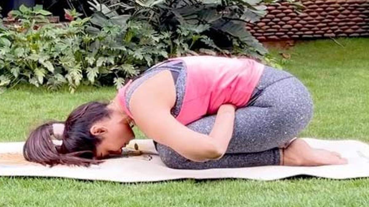 मंडूक आसन सेहत के लिए बहुत फायदेमंद, जाने आसन करने की विधि