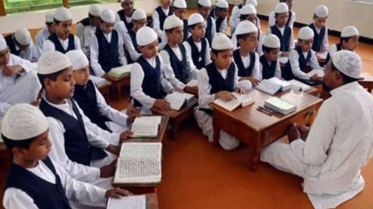 Exclusive: मदरसों में स्कूली शिक्षा से दूर रखा जा रहा बच्चों को, शिक्षा विभाग के आंकड़ों में चौंकाने वाले खुलासे, 15 हजार बच्चे बोर्ड परीक्षा में नहीं हुए शामिल