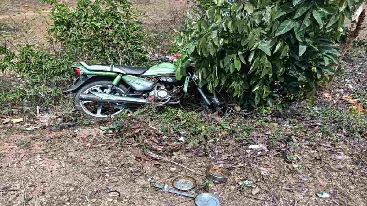 MP में सड़क हादसे में 2 मजदूरों की मौत: काम पर जाते समय पिकअप ने बाइक को मारी टक्कर, परिवार पर टूटा दुखों का पहाड़
