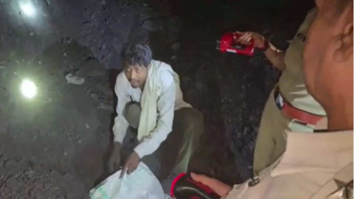 कोयले में डस्ट और भस्सी की मिलावट ! पुलिस प्रशासन और माइनिंग की टीम ने मारा छापा, सैंपल लेकर जांच के लिए भेजा