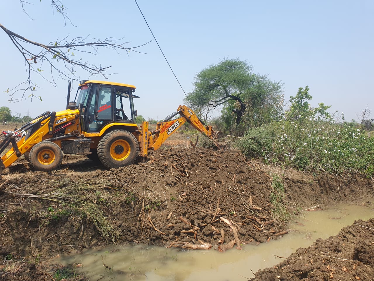 CG News: नाला पाटकर रोड़ बनाने की तैयारी… SDM, तहसीलदार और RI सबको है मामले की जानकारी… फिर भी सब बैठे मौन