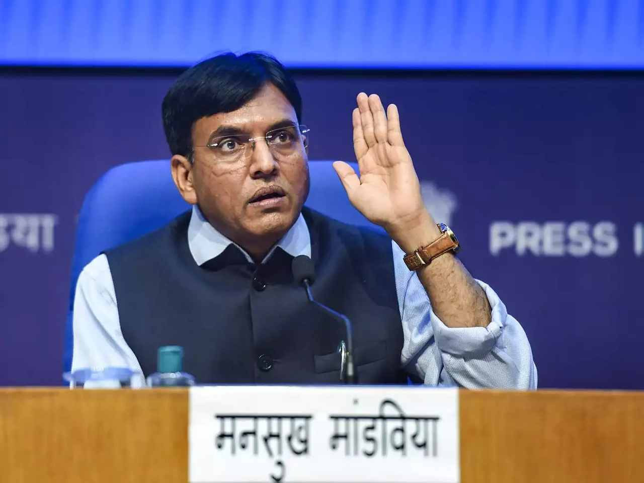 भारत नकली दवाओं के मामले में समझौता नहीं करता , अब तक 71 कंपनियों को जारी किए गए नोटिस: मनसुख मंडाविया
