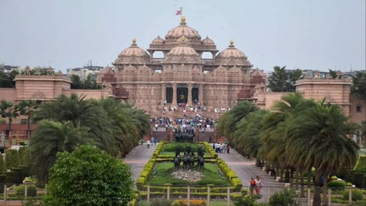 अक्षरधाम के पास ड्रोन से हड़कंप