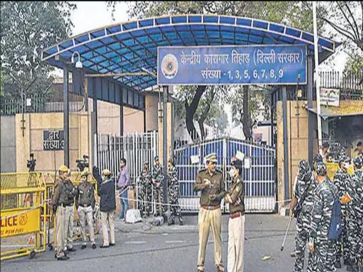 तिहाड़ जेल में कैदियों के बीच झड़प में कम से कम 20 घायल