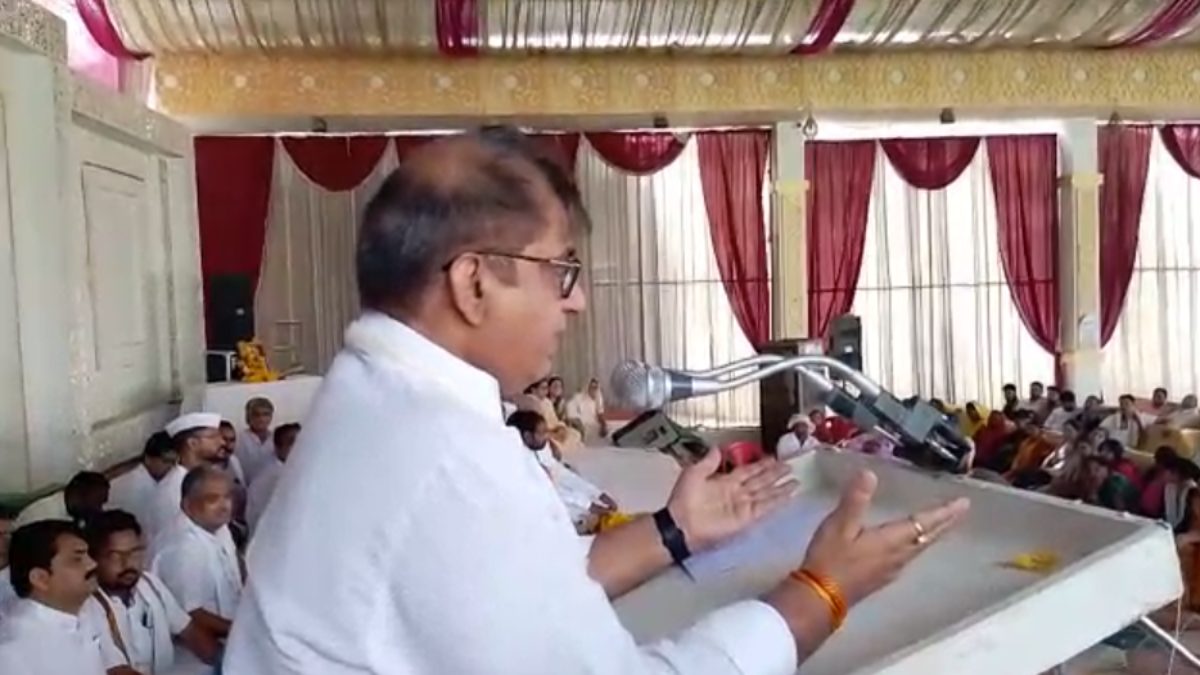 कांग्रेस राष्ट्रीय सचिव और एमपी प्रभारी का विवादित बयान: शिव भाटिया ने सिंधिया को चिंदी चोर और समर्थकों को बताया जयचंद