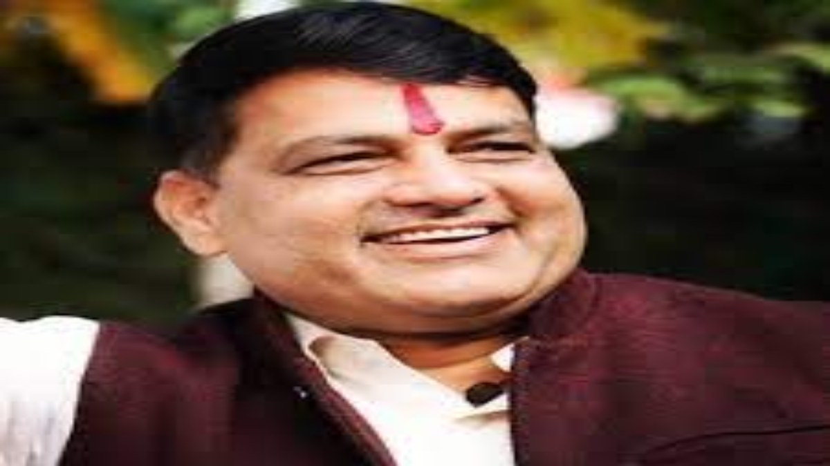 कांग्रेस नेता के बिगड़े बोल VIDEO: कलेक्टर और निगमायुक्त को कहा- ‘नालायक’, धमकी देते हुए बोले- हमारी सरकार आई तो….   