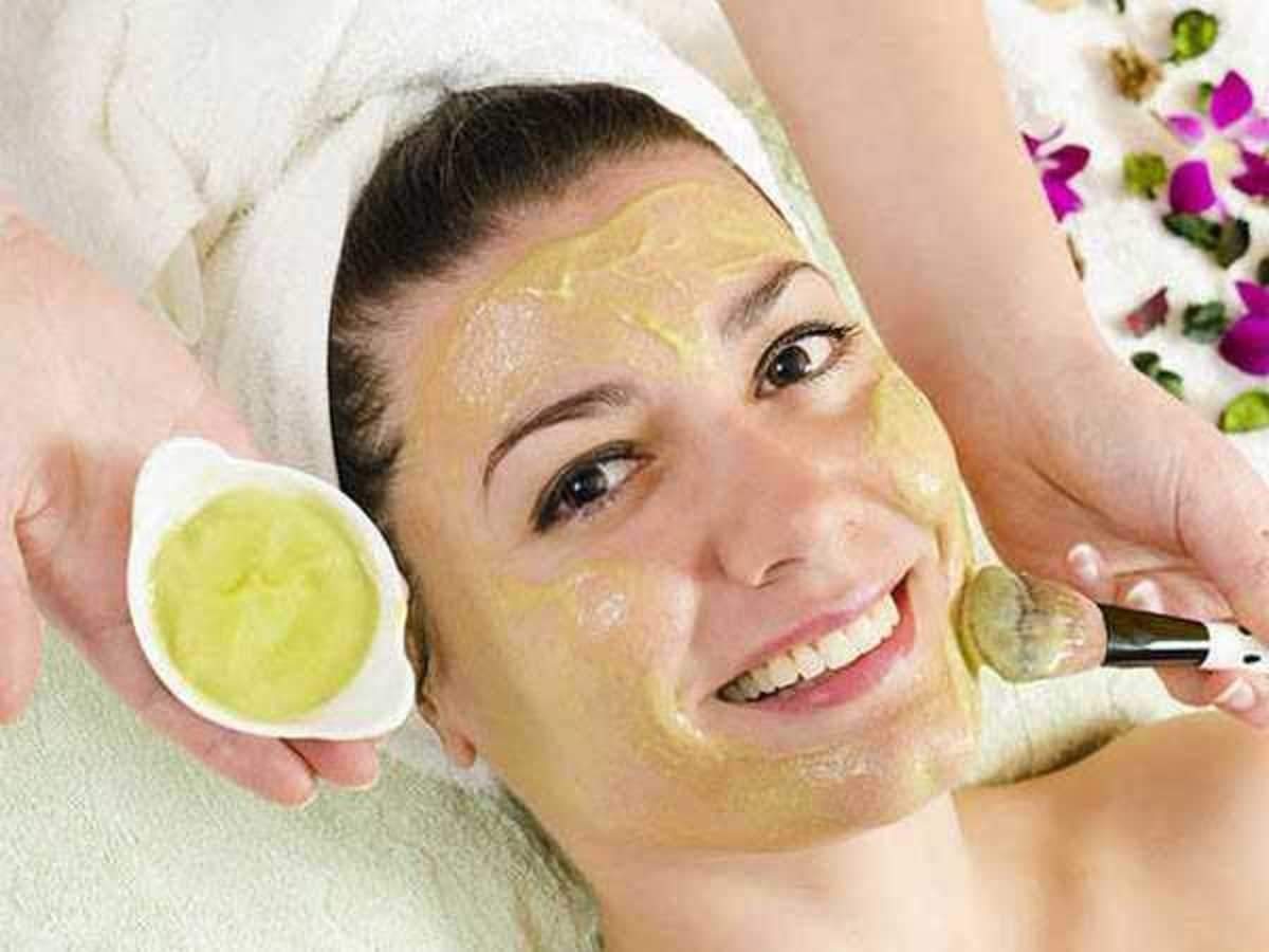 Beauty Tips- खूबसूरत दिखने वाले फूल बढ़ाते हैं हमारे फेस की खूबसूरती, इस तरह से तैयार करें फूलों से Natural Face Pack