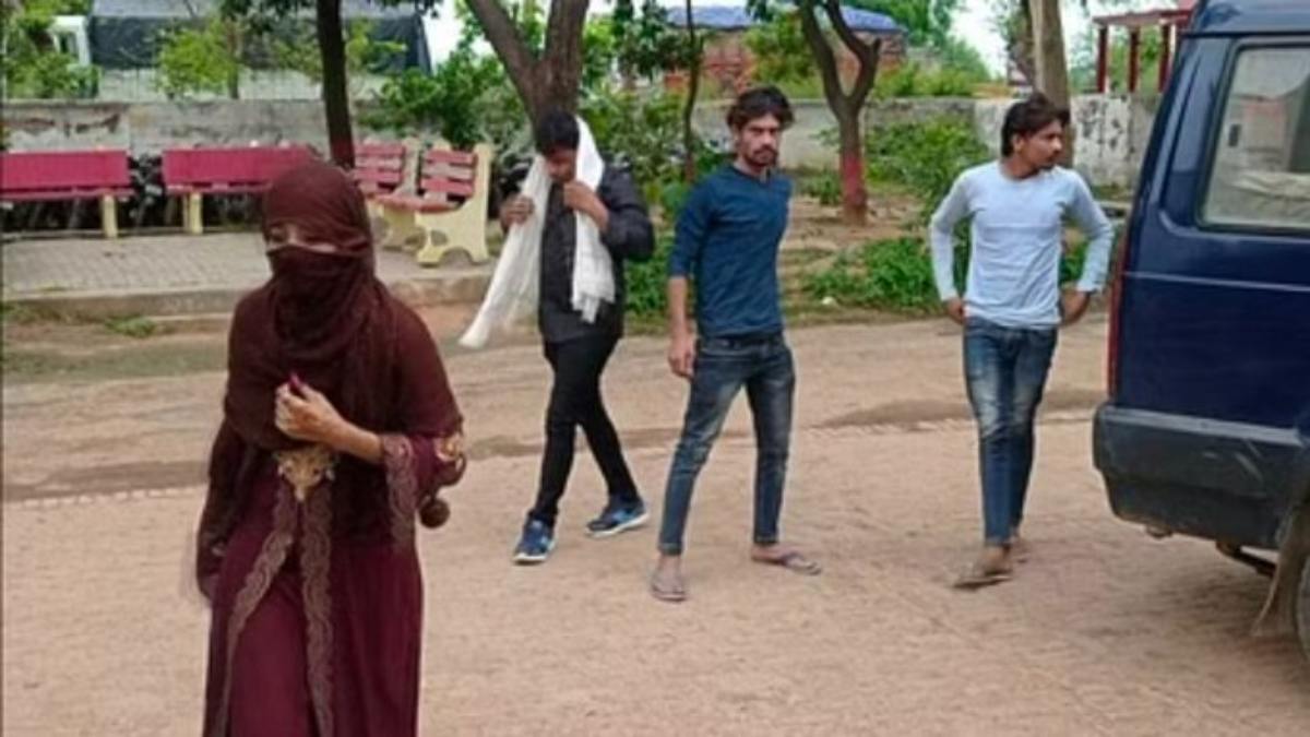 होटल में चल रहा था जिस्मफरोशी का गोरखधंधा, पुलिस ने छापा मारा तो भगदड़ मची