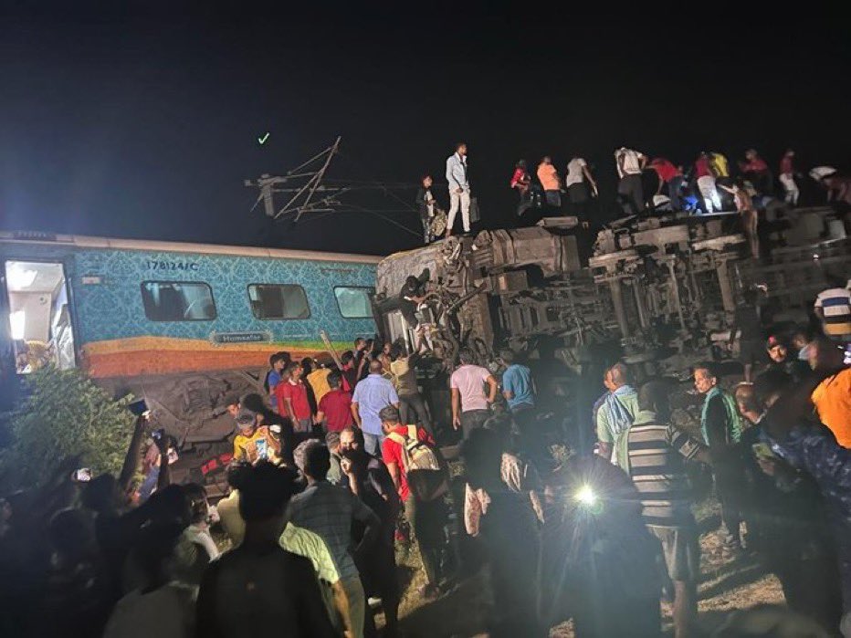 Train Accident: ओडिशा में 2 नहीं… 3 ट्रेनें आपस में टकराई… 70 यात्रियों की मौत, 500 से ज्यादा यात्री घायल, PM ने किया मुआवजे का ऐलान