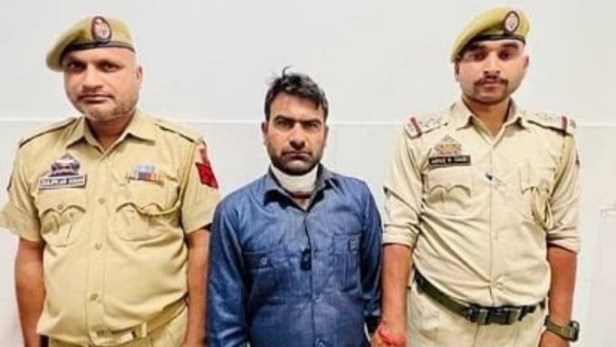 दिल दहलाने वाला मर्डर: फेसबुक पर लाइव आकर व्यक्ति को कुल्हाड़ी से काटा, नृशंस हत्या देख कांपे लोग