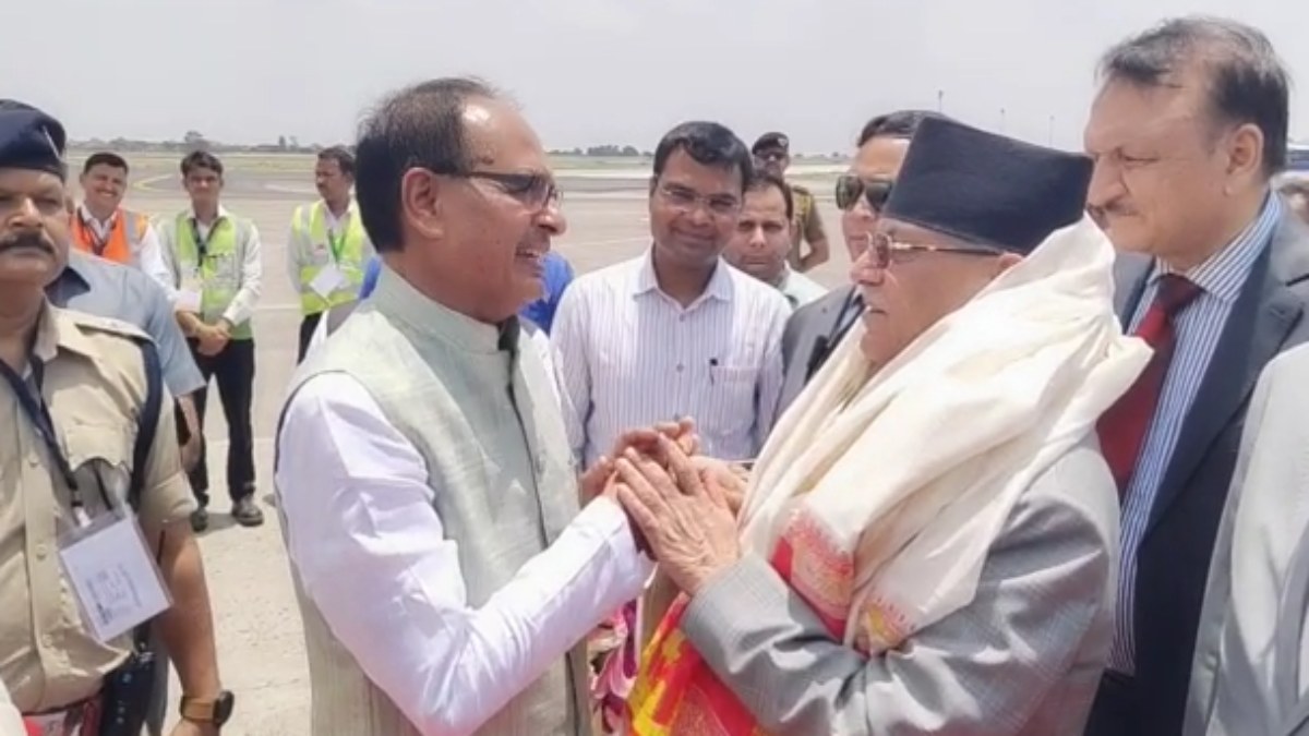नेपाल के पीएम प्रचंड इंदौर से रवाना: सीएम शिवराज ने किया विदा, एमपी सरकार का किया धन्यवाद