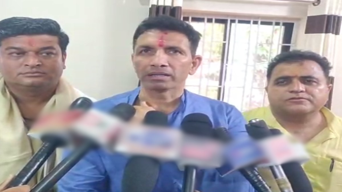 पूर्व मंत्री जीतू पटवारी ने सरकार पर साधा निशाना: बोले- कर्ज लो, करप्शन करो और फाइल जलाओ