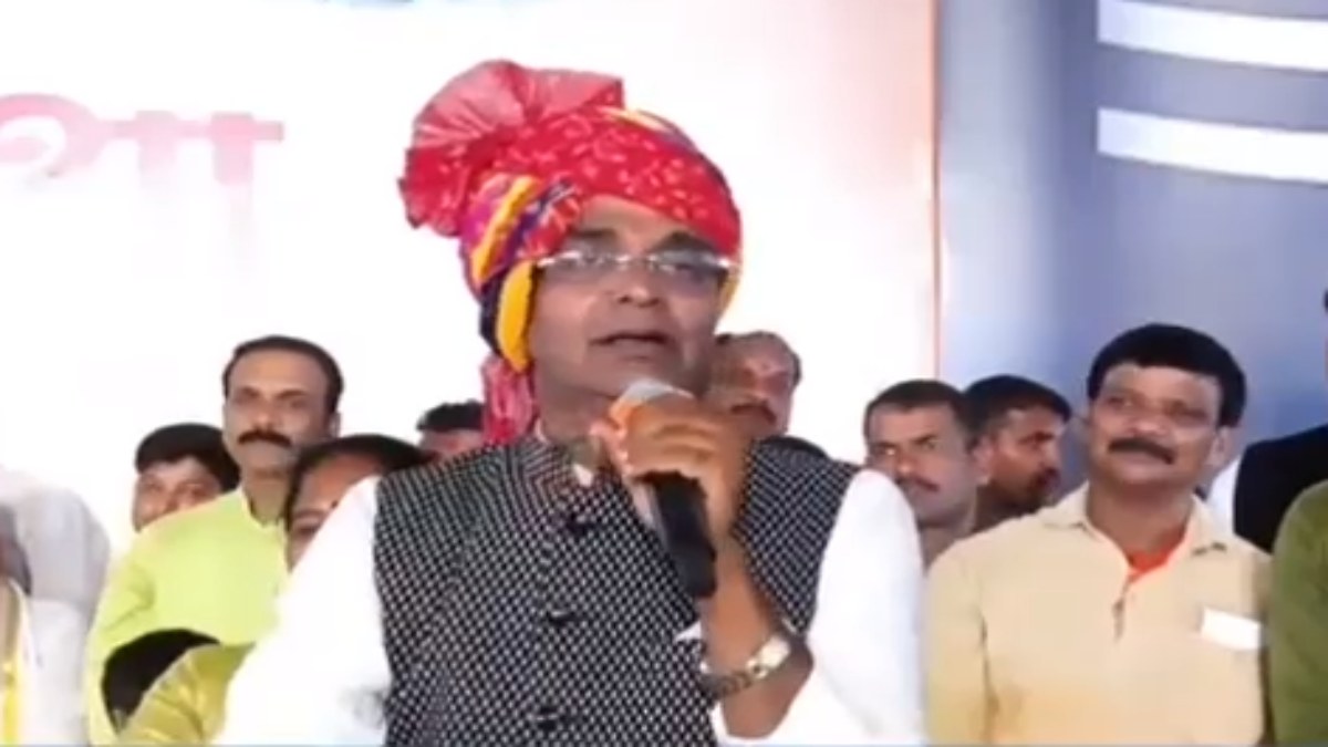 फफक कर रो पड़े कैबिनेट मंत्री विश्वास सारंग: पंडित प्रदीप मिश्रा की विदाई पर हुए भावुक, वायरल हुआ VIDEO